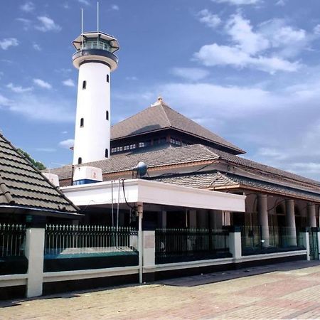 Graha Teras Syariah Hotel Surabaya Exterior photo