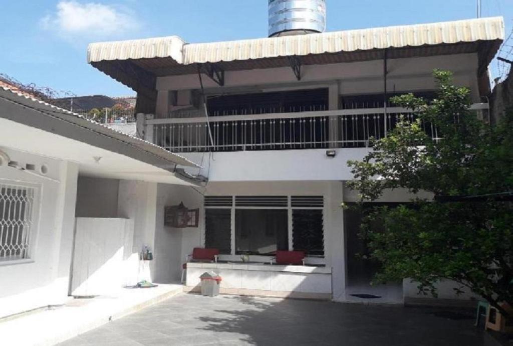 Graha Teras Syariah Hotel Surabaya Exterior photo